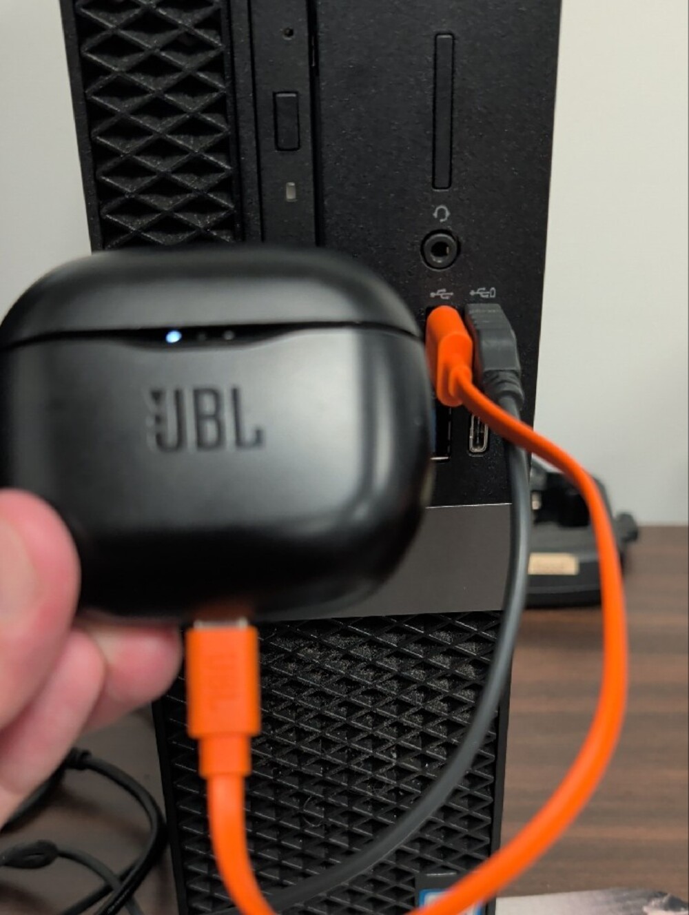 JBL True Wireless Earbuds in Black with Charging Case - Picture 2 of 3